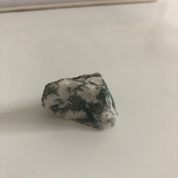 Raw crystal bundle! Green aventurine, moss agate,orange calcite - Picture 2 of 3